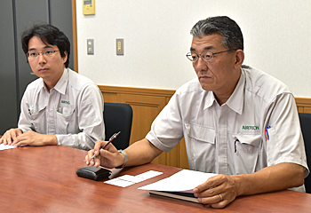 右：加須工場 技術部 部長　金子 秀雄氏　左：加須工場 技術部　大町 保氏