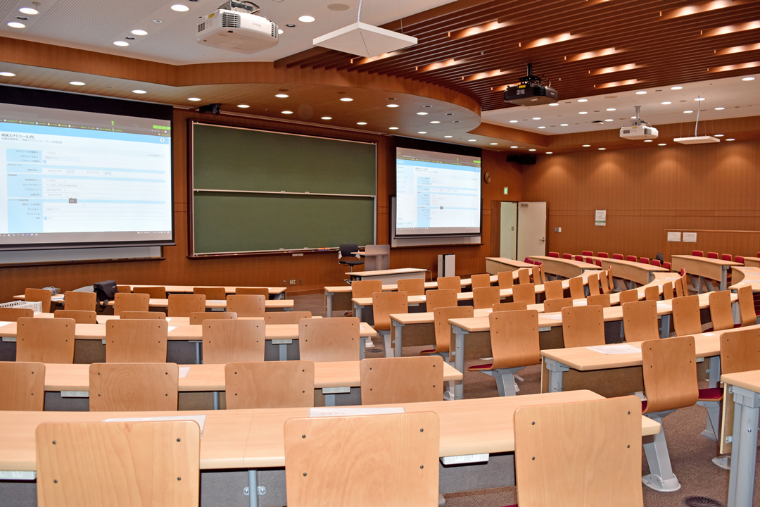 2018年に改装された千代田キャンパス大講義室